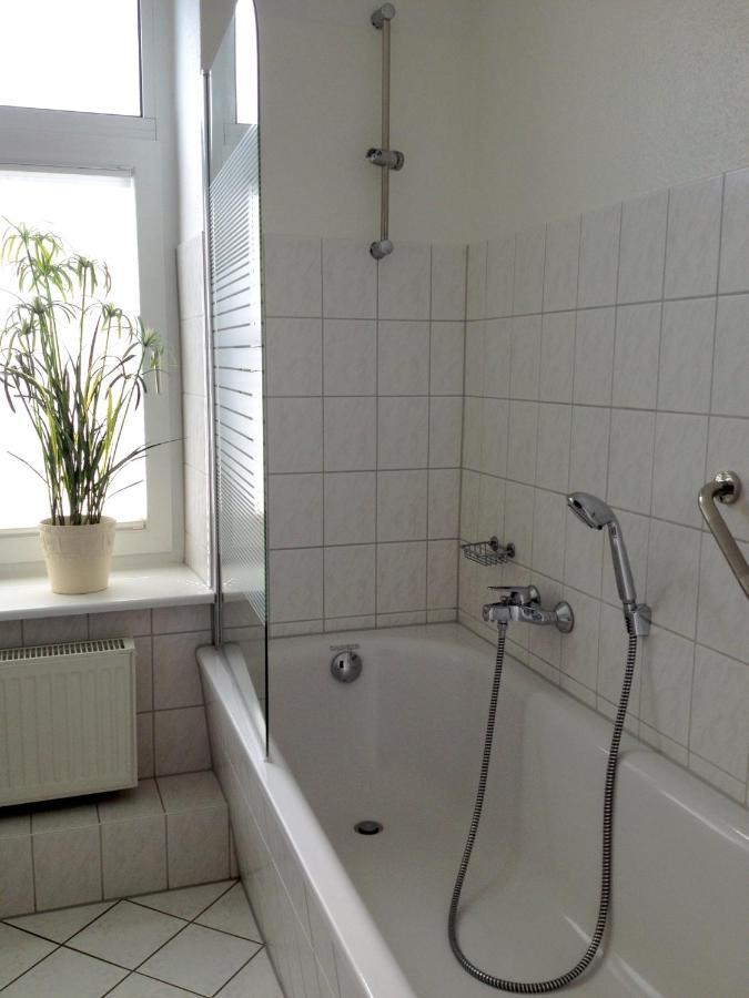 Ferienwohnung Am Schlossparkcenter Шверин Екстериор снимка