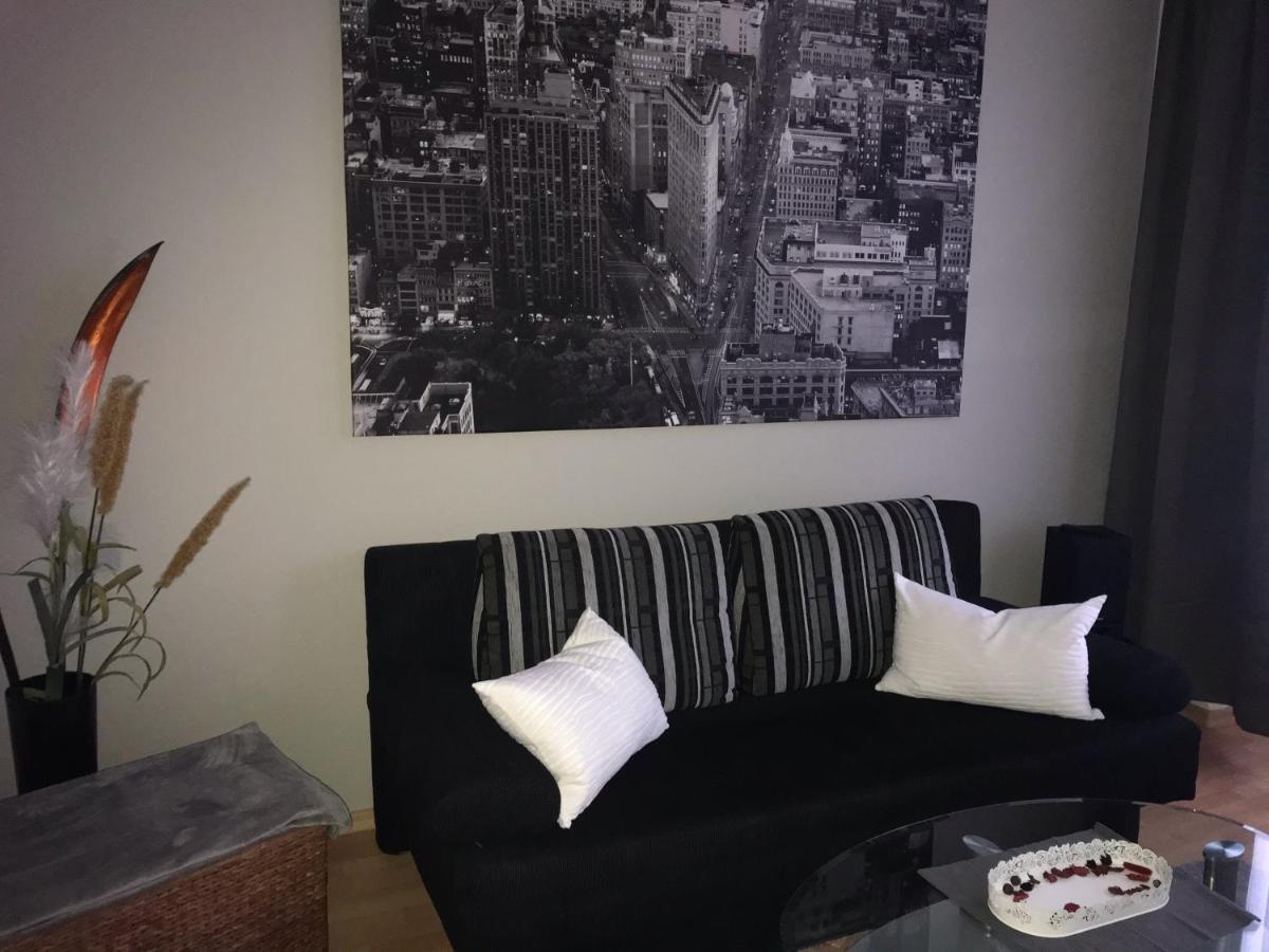 Ferienwohnung Am Schlossparkcenter Шверин Екстериор снимка