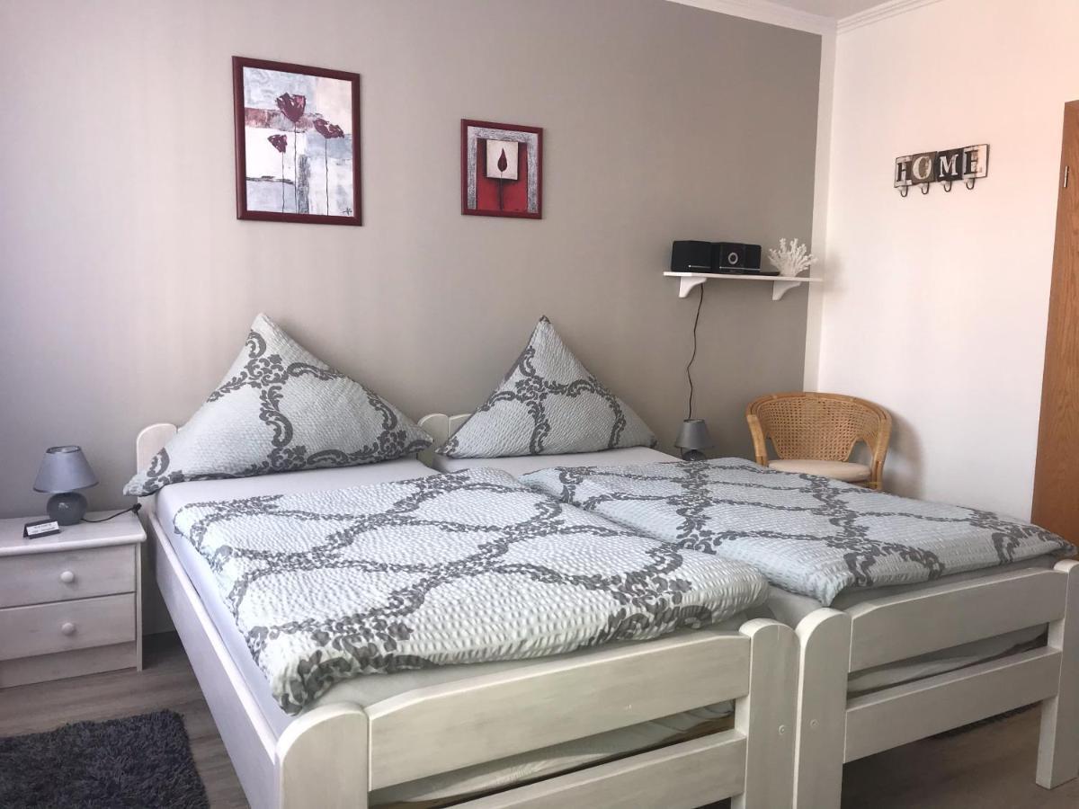 Ferienwohnung Am Schlossparkcenter Шверин Екстериор снимка
